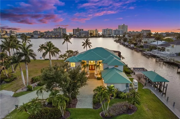 $5,900,000 | 371 Bayside Avenue, Naples, FL 34108