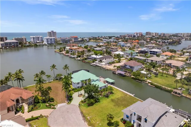 $6,200,000 | 371 Bayside Avenue, Naples, FL 34108