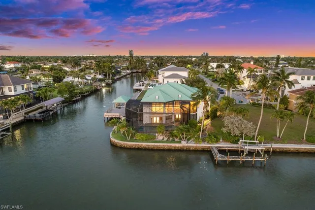 $6,200,000 | 371 Bayside Avenue, Naples, FL 34108