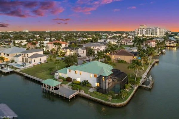 $5,900,000 | 371 Bayside Avenue, Naples, FL 34108