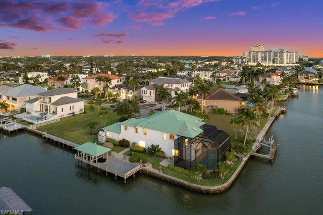 $6,200,000 | 371 Bayside Avenue, Naples, FL 34108