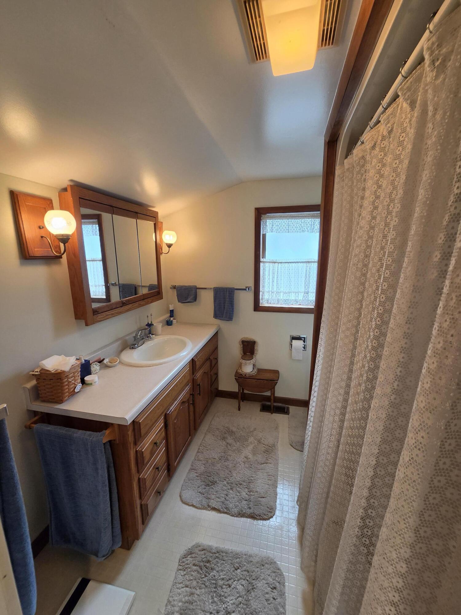 1909 West Washington Street Springfield, OH 45506 - Photo 8 of 28 Bathroom view 1