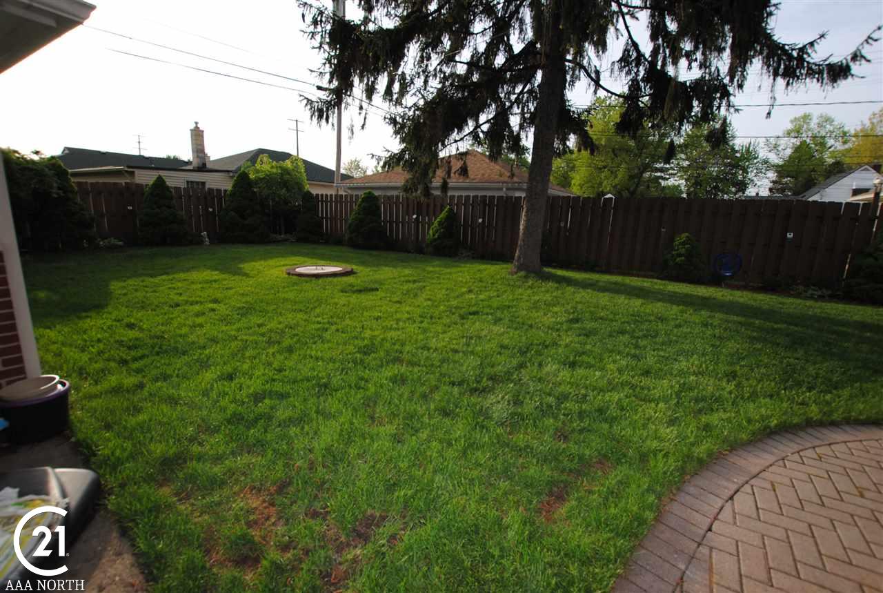 22851 Rausch Avenue Eastpointe, MI 48021 - Photo 30 of 33