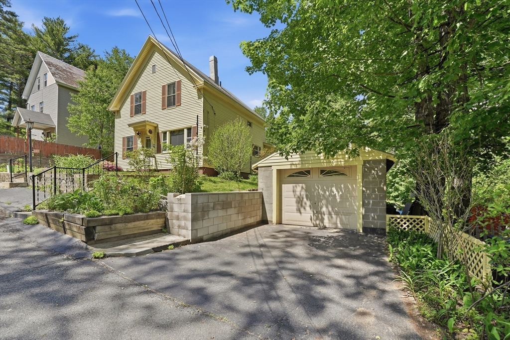 17 East Howe Street Orange, MA 01364 - Photo 1 of 34