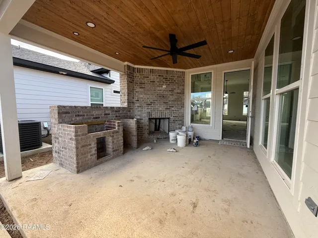 $358,980 | 109 Meadow Walk Drive, Broussard, LA 70518