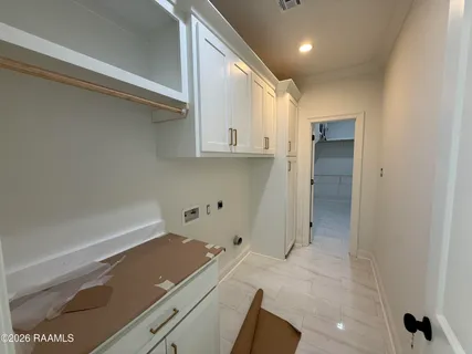 $349,900 | 109 Meadow Walk Drive, Broussard, LA 70518