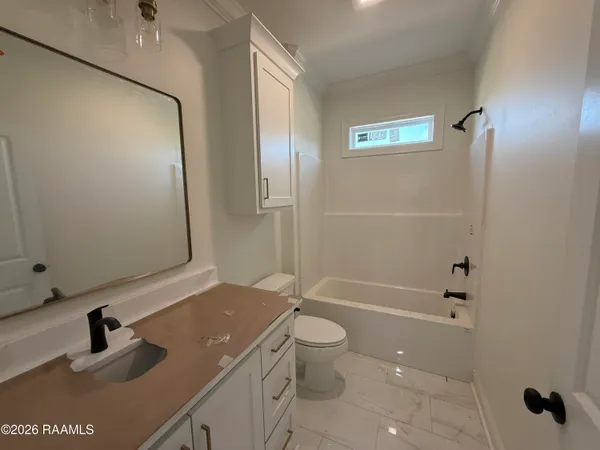 $349,900 | 109 Meadow Walk Drive, Broussard, LA 70518