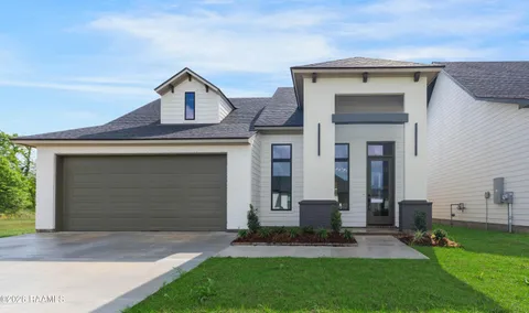 $349,900 | 109 Meadow Walk Drive, Broussard, LA 70518