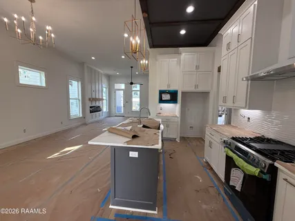 $349,900 | 109 Meadow Walk Drive, Broussard, LA 70518