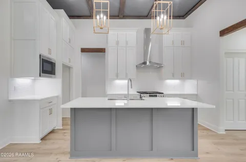 $349,900 | 109 Meadow Walk Drive, Broussard, LA 70518