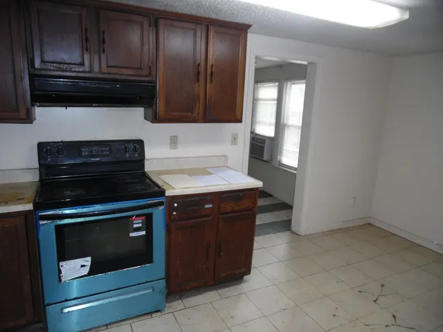 $139,900 | 1802 West Argyle Street, Jackson, MI 49202