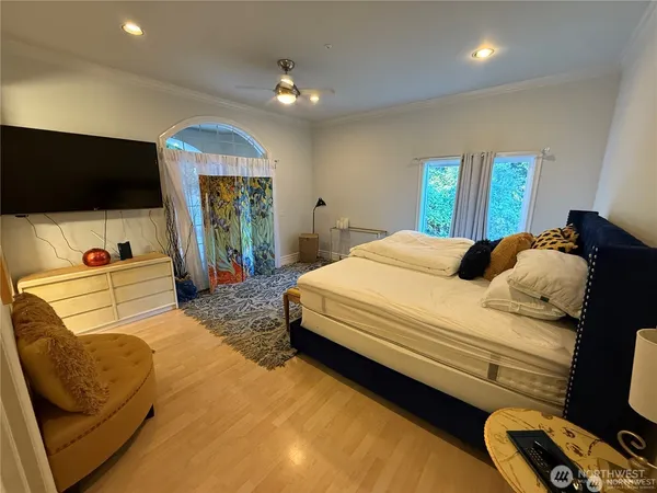 $3,888 | 17316 Southeast 60th Street, Unit B, Bellevue, WA 98006