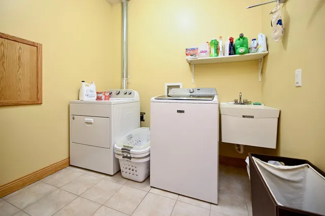 $1,018,000 | 24242 Pfeiffer Hill Road, Winona, MN 55987