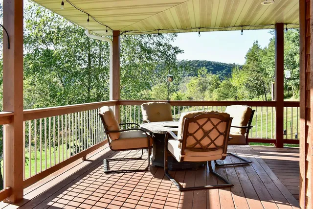 $1,018,000 | 24242 Pfeiffer Hill Road, Winona, MN 55987