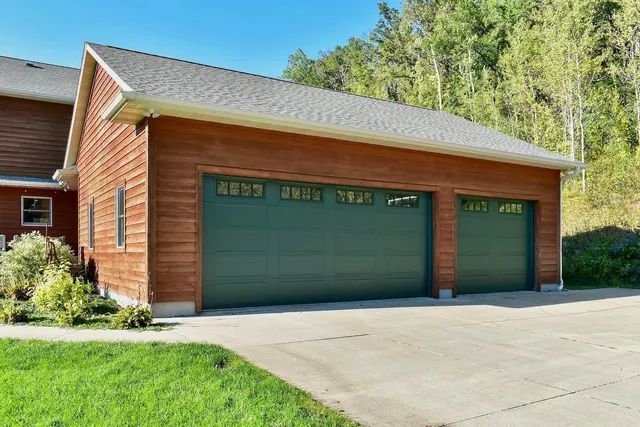 $1,018,000 | 24242 Pfeiffer Hill Road, Winona, MN 55987