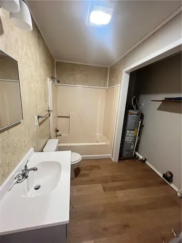 $249,000 | 230 Northeast 85th Road, Warrensburg, MO 64093