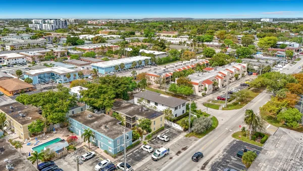 $2,600 | 305 Southeast 11th Avenue, Unit D, Pompano Beach, FL 33060