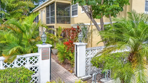 $2,600 | 305 Southeast 11th Avenue, Unit D, Pompano Beach, FL 33060