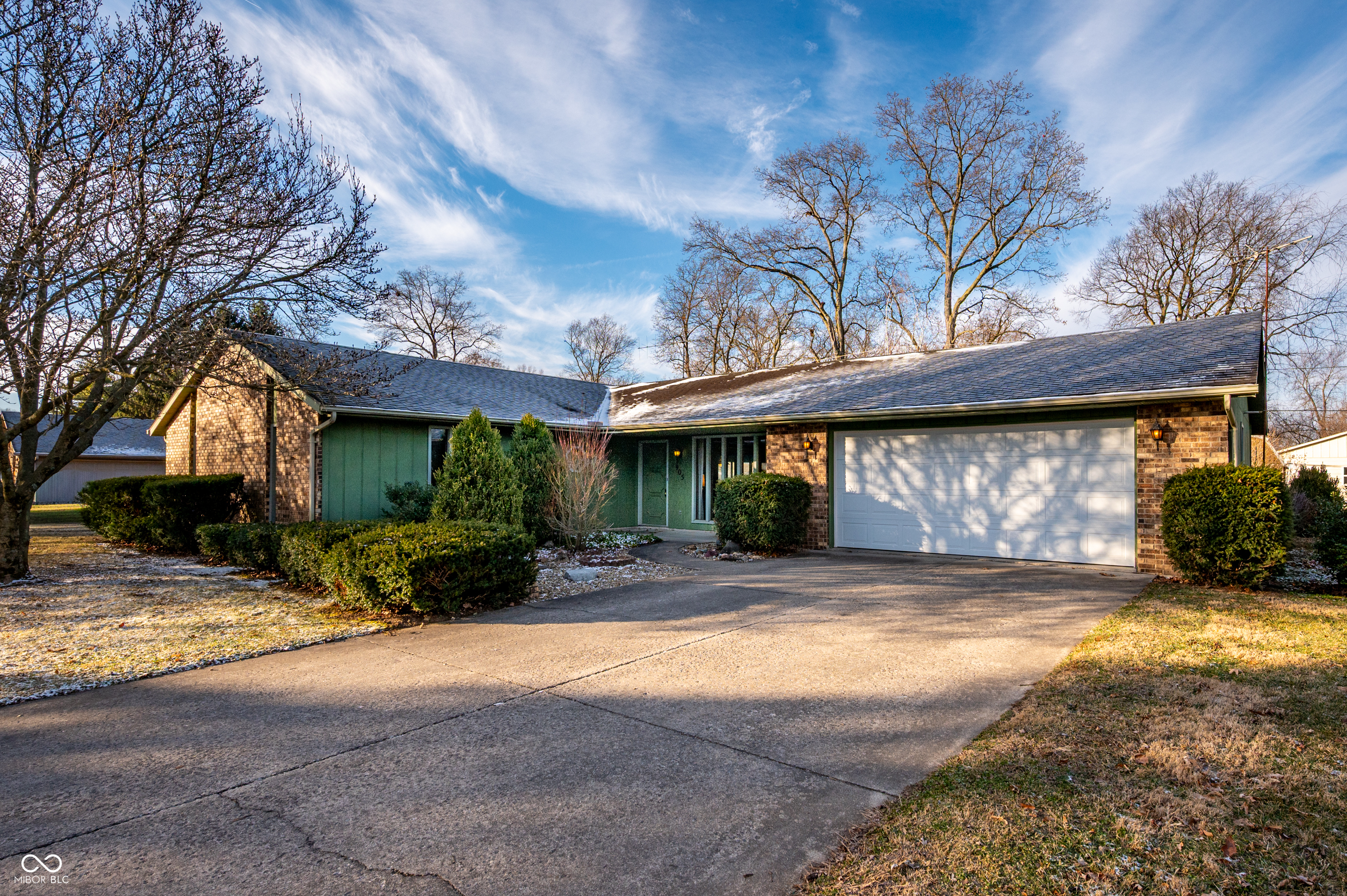 905 South Buckingham Road Yorktown, IN 47396 - Photo 1 of 20