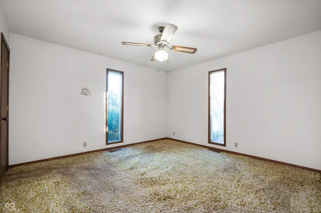 $190,000 | 905 South Buckingham Road, Yorktown, IN 47396