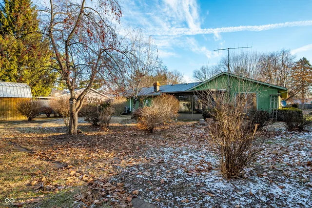 $190,000 | 905 South Buckingham Road, Yorktown, IN 47396