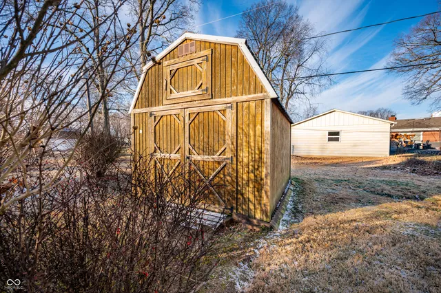 $190,000 | 905 South Buckingham Road, Yorktown, IN 47396