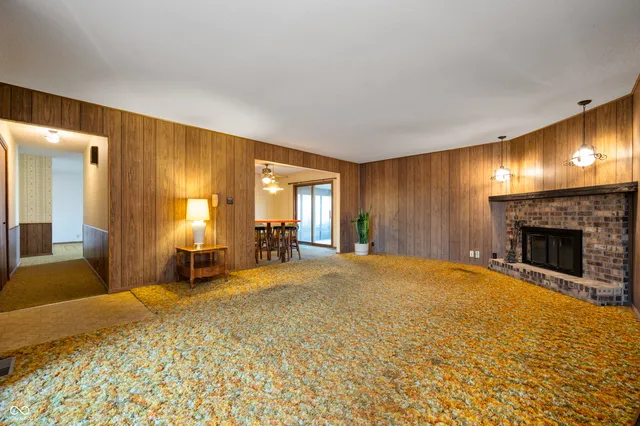 $190,000 | 905 South Buckingham Road, Yorktown, IN 47396