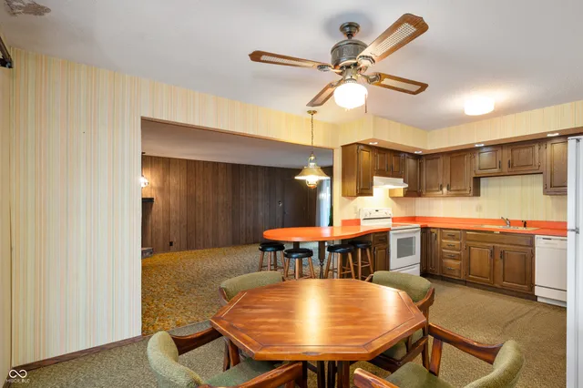 $190,000 | 905 South Buckingham Road, Yorktown, IN 47396