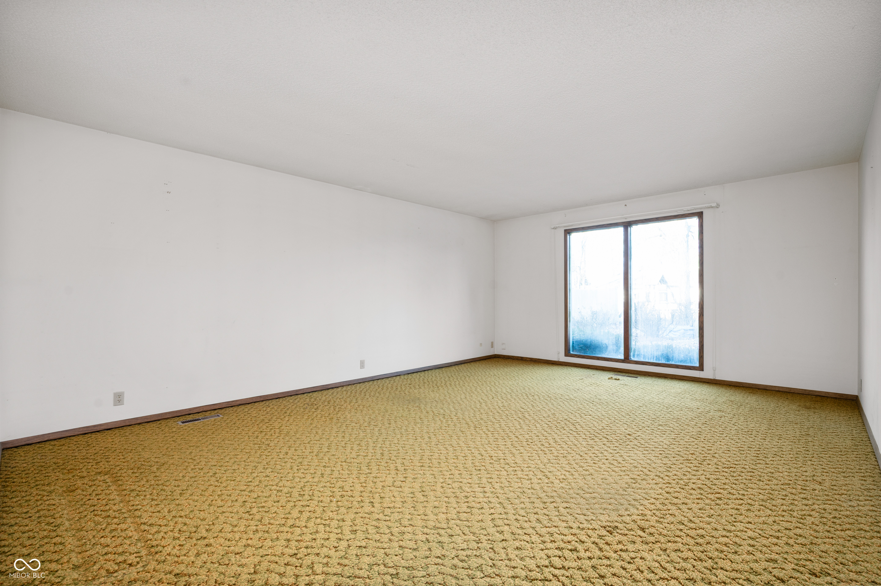 905 South Buckingham Road Yorktown, IN 47396 - Photo 9 of 20