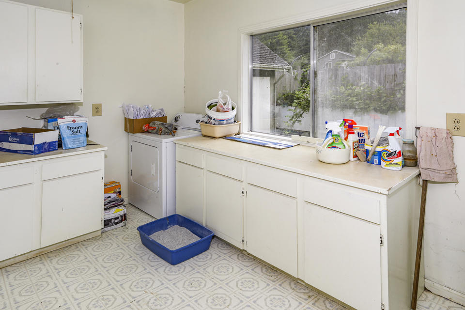 1720 Loop Road Fortuna, CA 95540 - Photo 25 of 51 23 Laundry Room