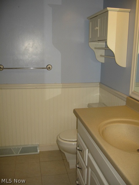 455 Broadview Road Tallmadge, OH 44278 - Photo 17 of 25 FULL BATH - NEWER VANITY - BASIN TOP - FIXTURES - TUB SURROUND