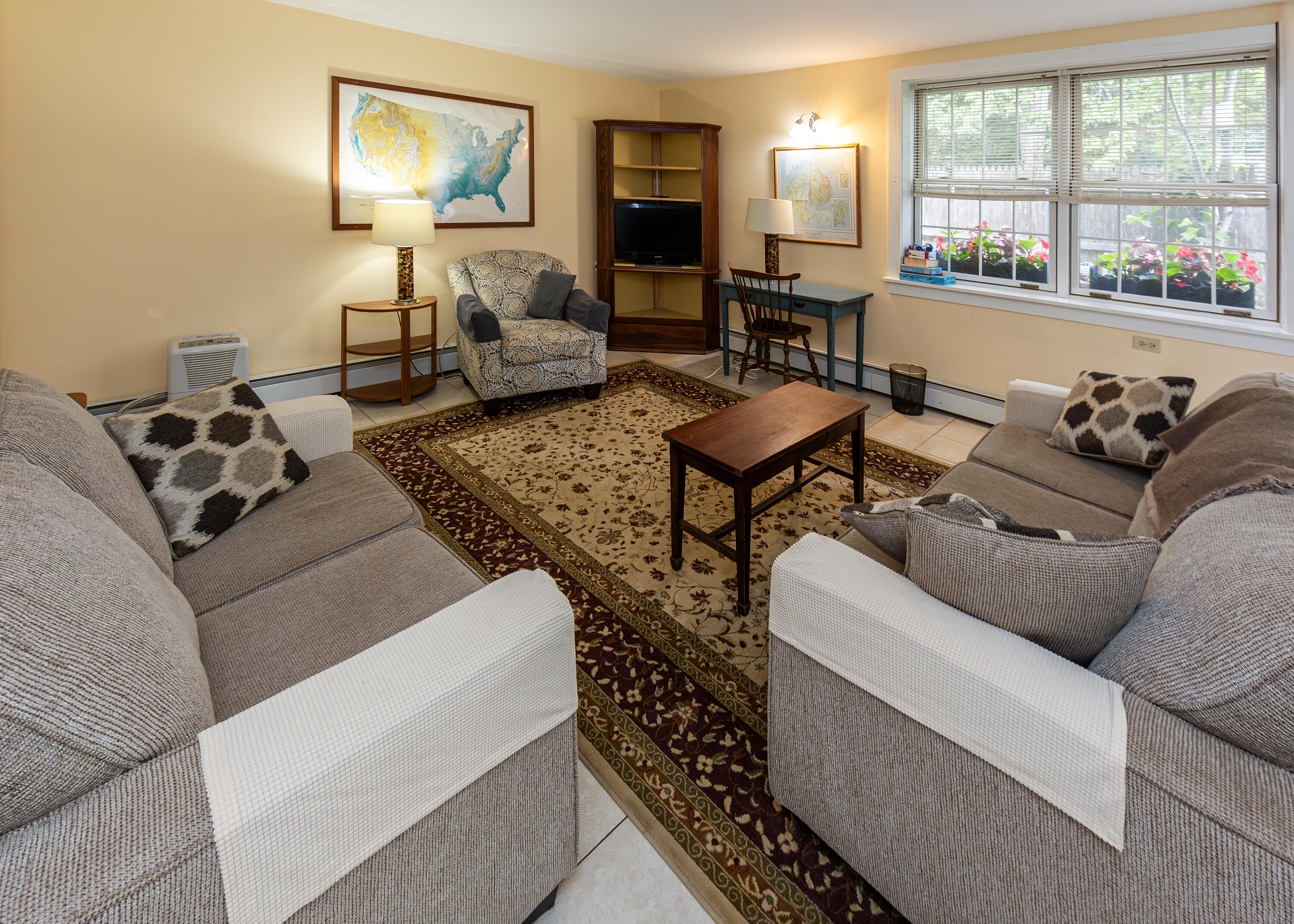 5 Pond Field Lane Mount Desert, ME 04660 - Photo 32 of 52 Apartment Living Room