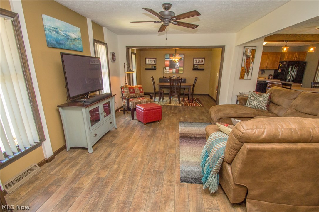 14712 Whitney Road Strongsville, OH 44136 - Photo 5 of 35