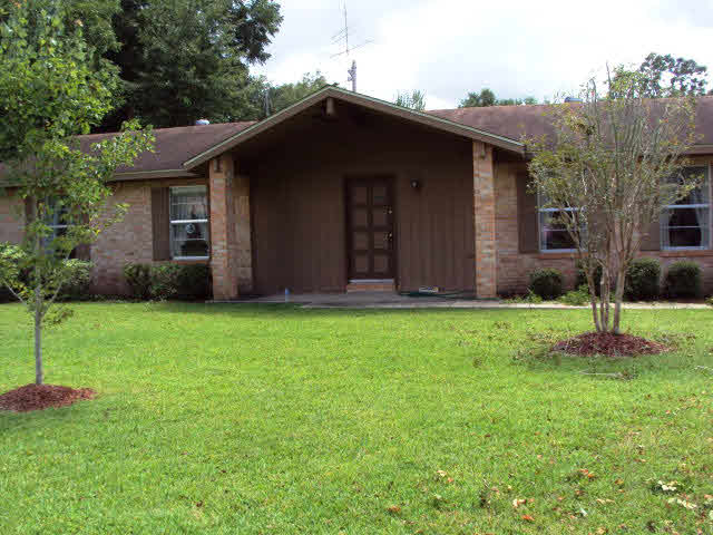 203 West Sycamore Avenue Foley, AL 36535 - Photo 1 of 1