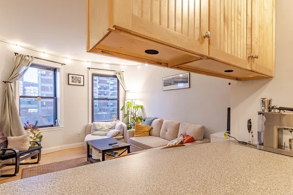 $3,700 | 828 Huntington Avenue, Unit 2, Boston, MA 02115