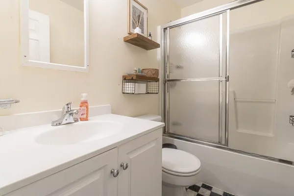 $3,700 | 828 Huntington Avenue, Unit 2, Boston, MA 02115