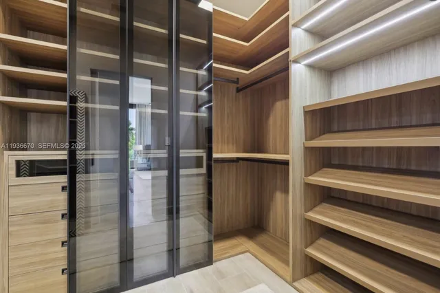 a view of walk in closet