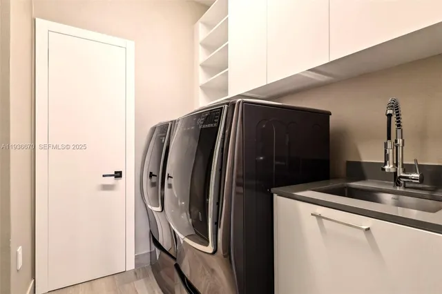 a close view of sink and tap