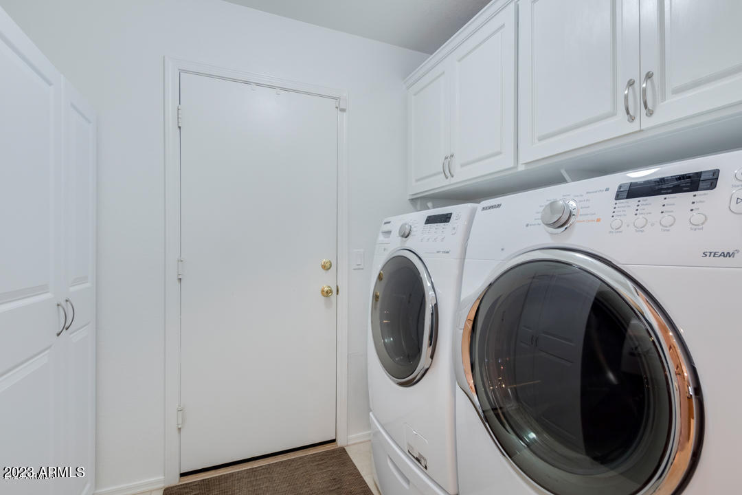 1833 North Sunview Mesa, AZ 85205 - Photo 25 of 54 25 Laundry Room