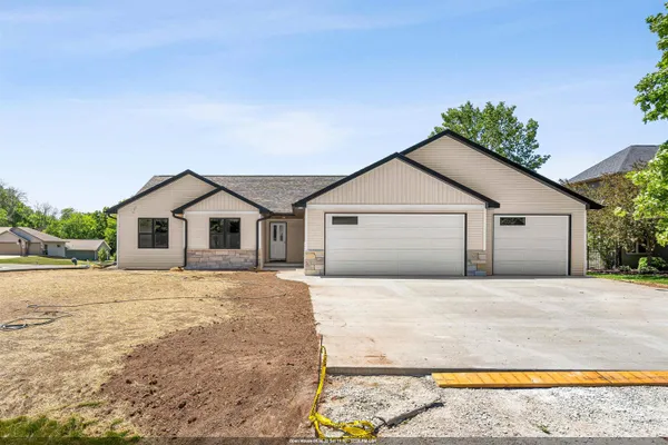 $584,990 | W5168 Natures Way Drive, Sherwood, WI 54169