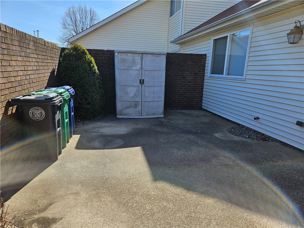 951 Brighton Way Warwick, RI 02886 - Photo 4 of 25