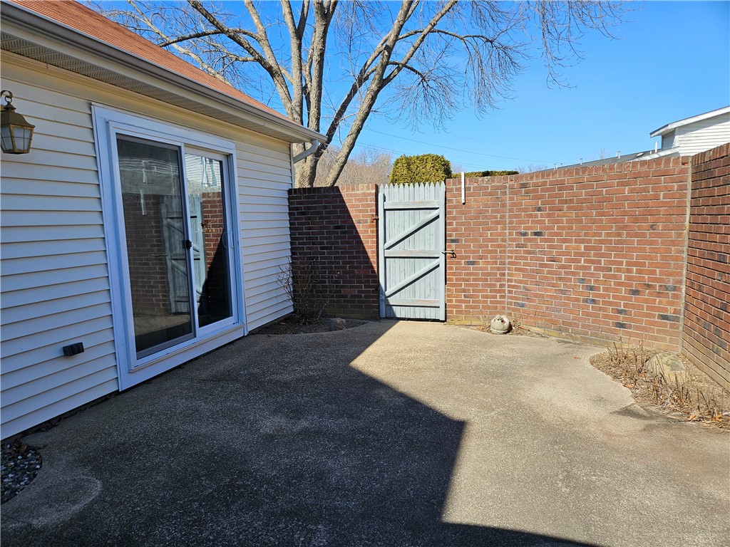 951 Brighton Way Warwick, RI 02886 - Photo 5 of 25