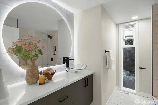 $2,490,000 | 2804 179th Avenue East, Lake Tapps, WA 98391