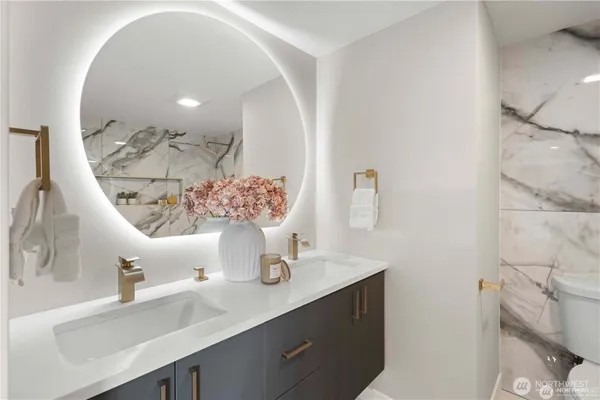 $2,490,000 | 2804 179th Avenue East, Lake Tapps, WA 98391