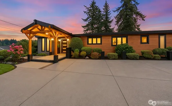 $2,490,000 | 2804 179th Avenue East, Lake Tapps, WA 98391
