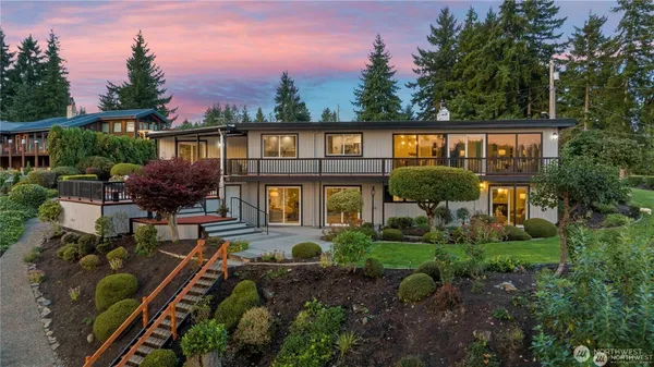 $2,490,000 | 2804 179th Avenue East, Lake Tapps, WA 98391