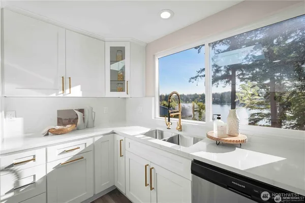 $2,490,000 | 2804 179th Avenue East, Lake Tapps, WA 98391
