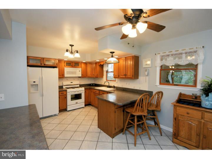 10 Shellflower Lane Hamilton, NJ 08690 - Photo 4 of 23 Kitchen