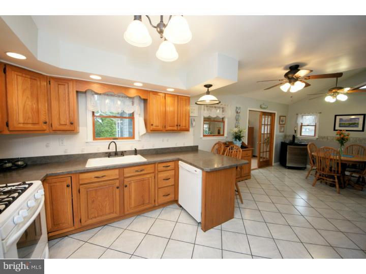 10 Shellflower Lane Hamilton, NJ 08690 - Photo 5 of 23 Kitchen