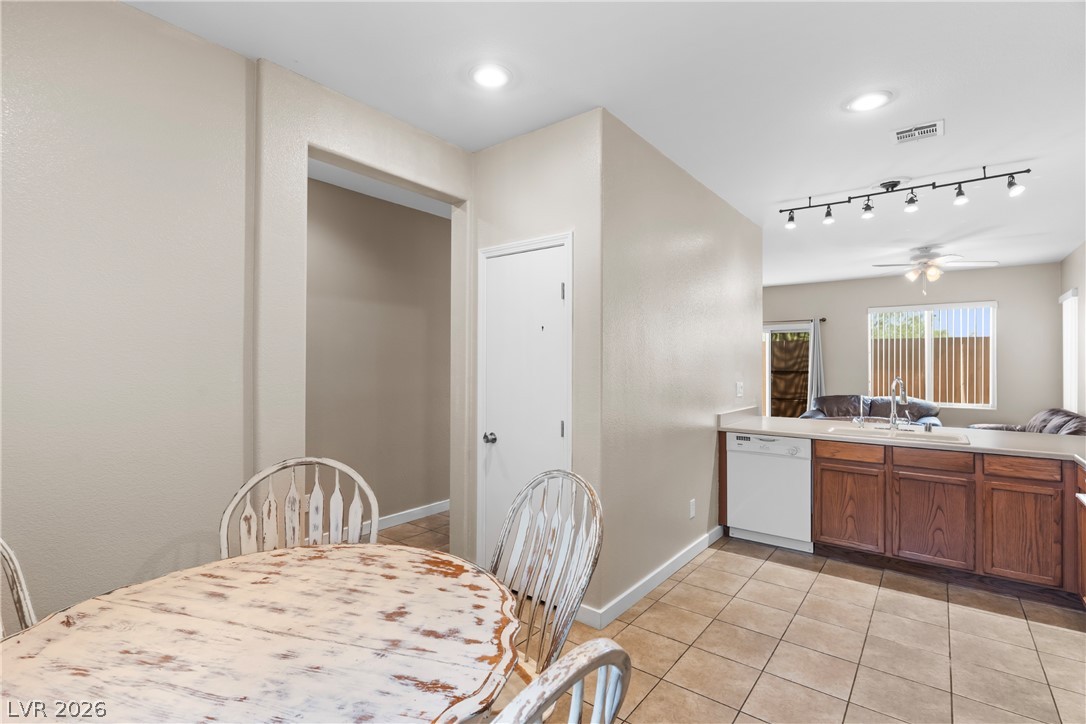 176 Almond Ridge Place Henderson, NV 89015 - Photo 9 of 38 Gallery Image 9